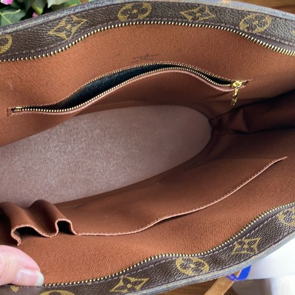 $3,000 Louis Vuitton Babylone tote. Authenticated twice! - Picture 17 of 17